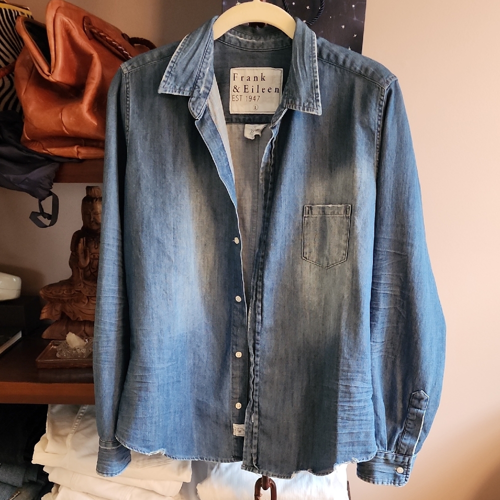 Frank & Eileen Classic Blue Button-Up